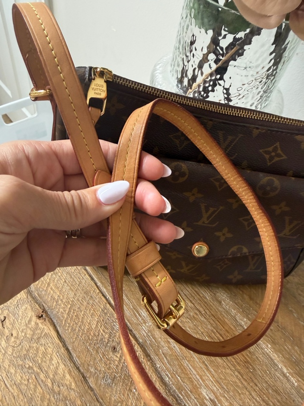 Authentic Louis Vuitton Mabillon Monogram Crossbody - Picture 11 of 15